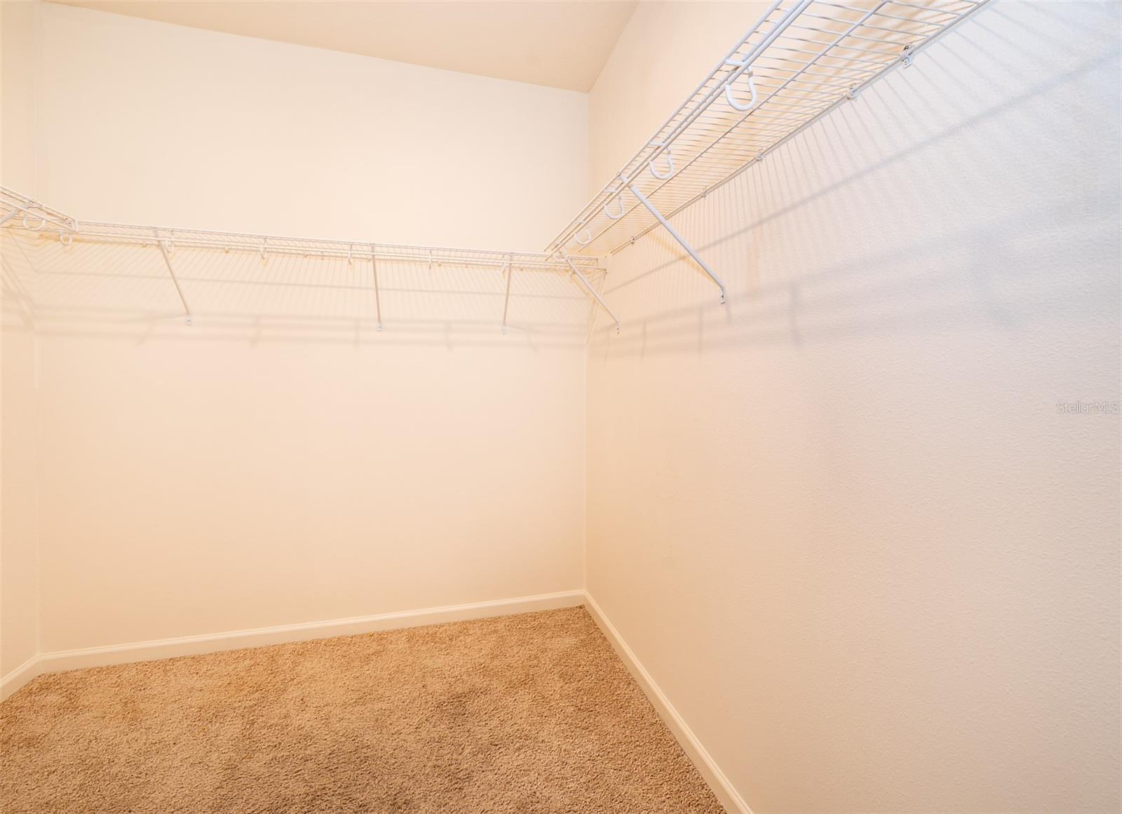 LAKES/INDIAN RIVER PRESERVE - Residential