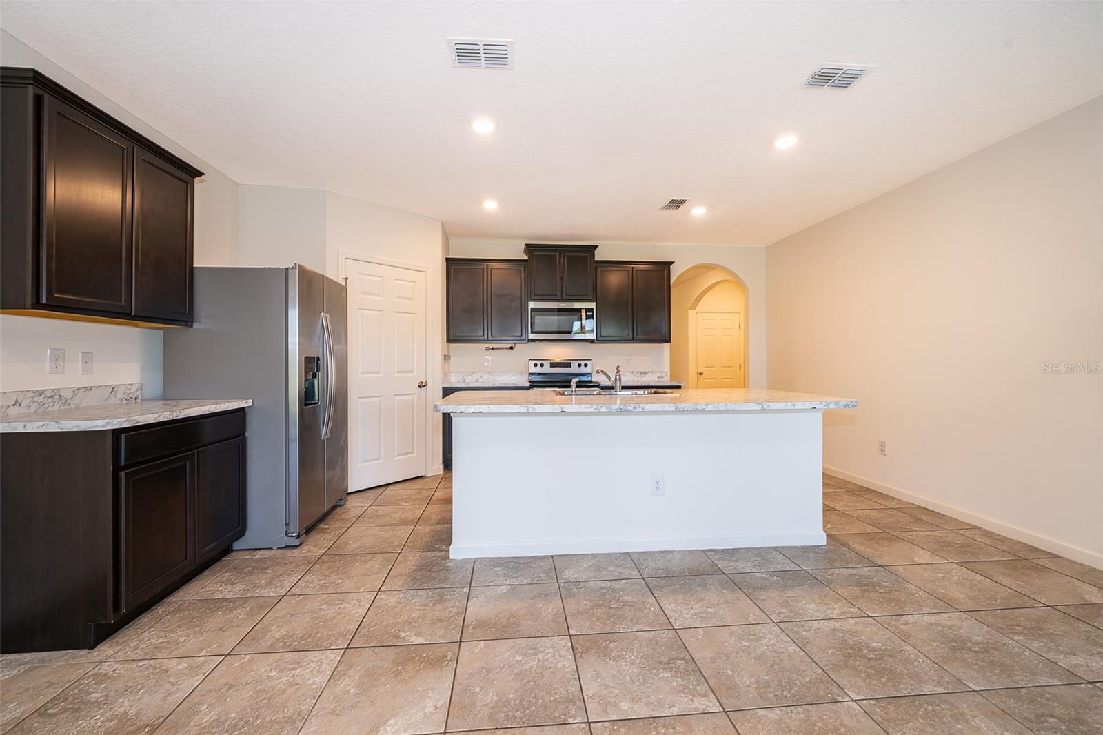 LAKES/INDIAN RIVER PRESERVE - Residential