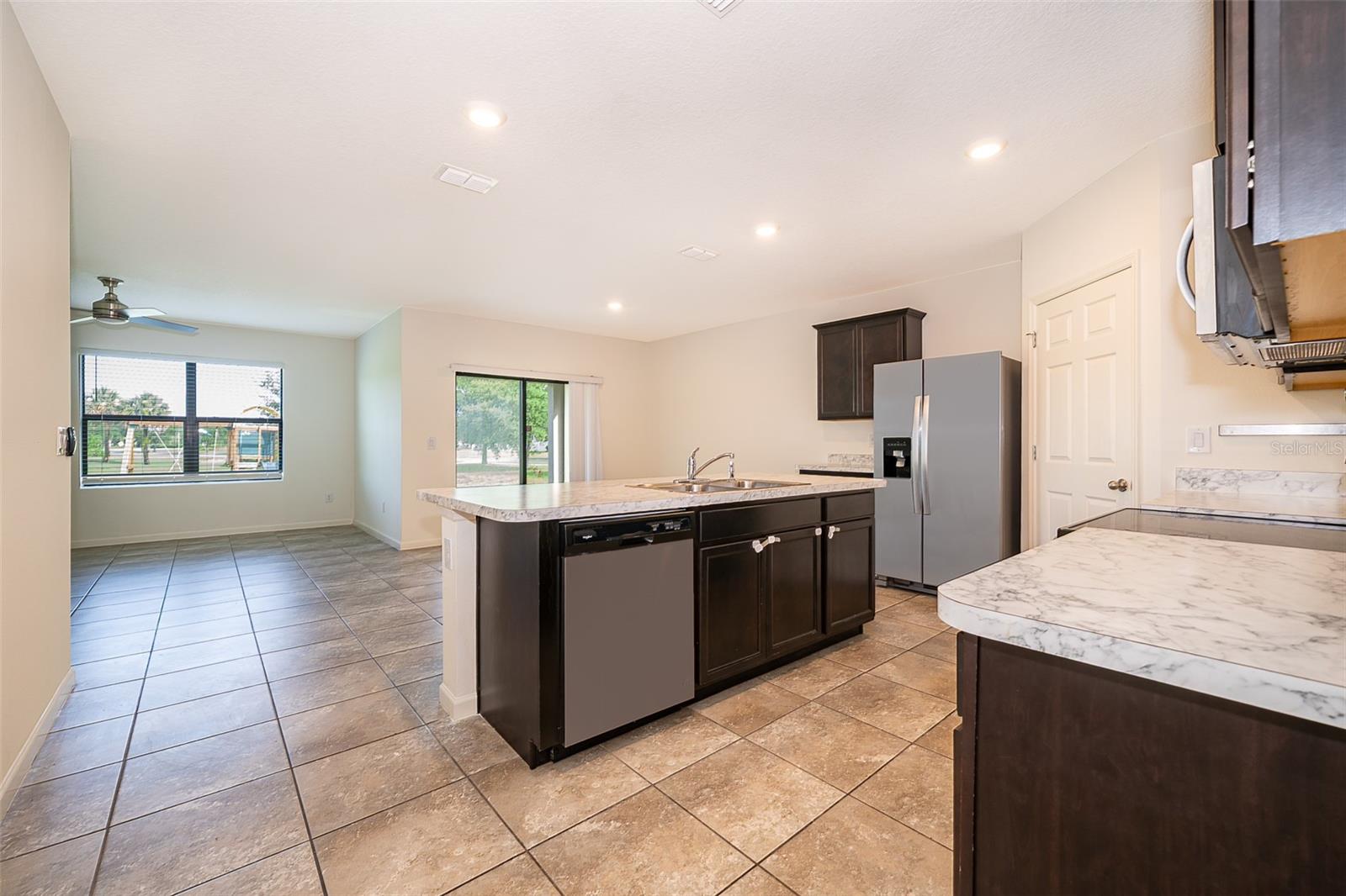 LAKES/INDIAN RIVER PRESERVE - Residential