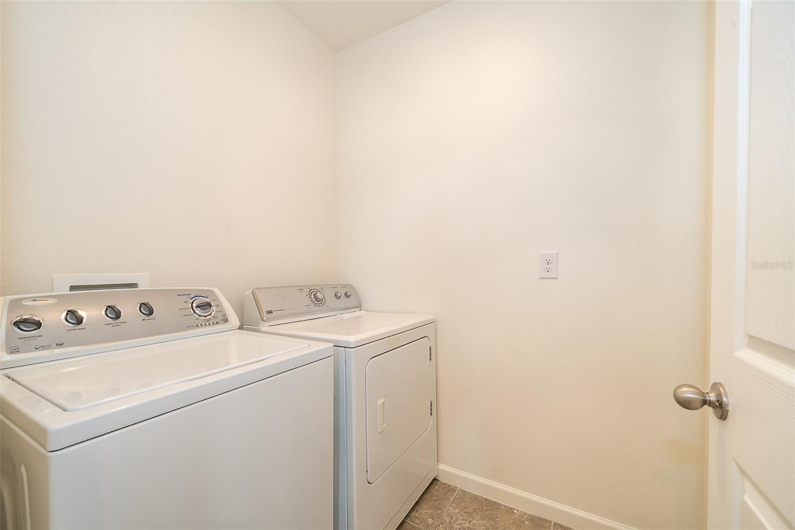 LAKES/INDIAN RIVER PRESERVE - Residential