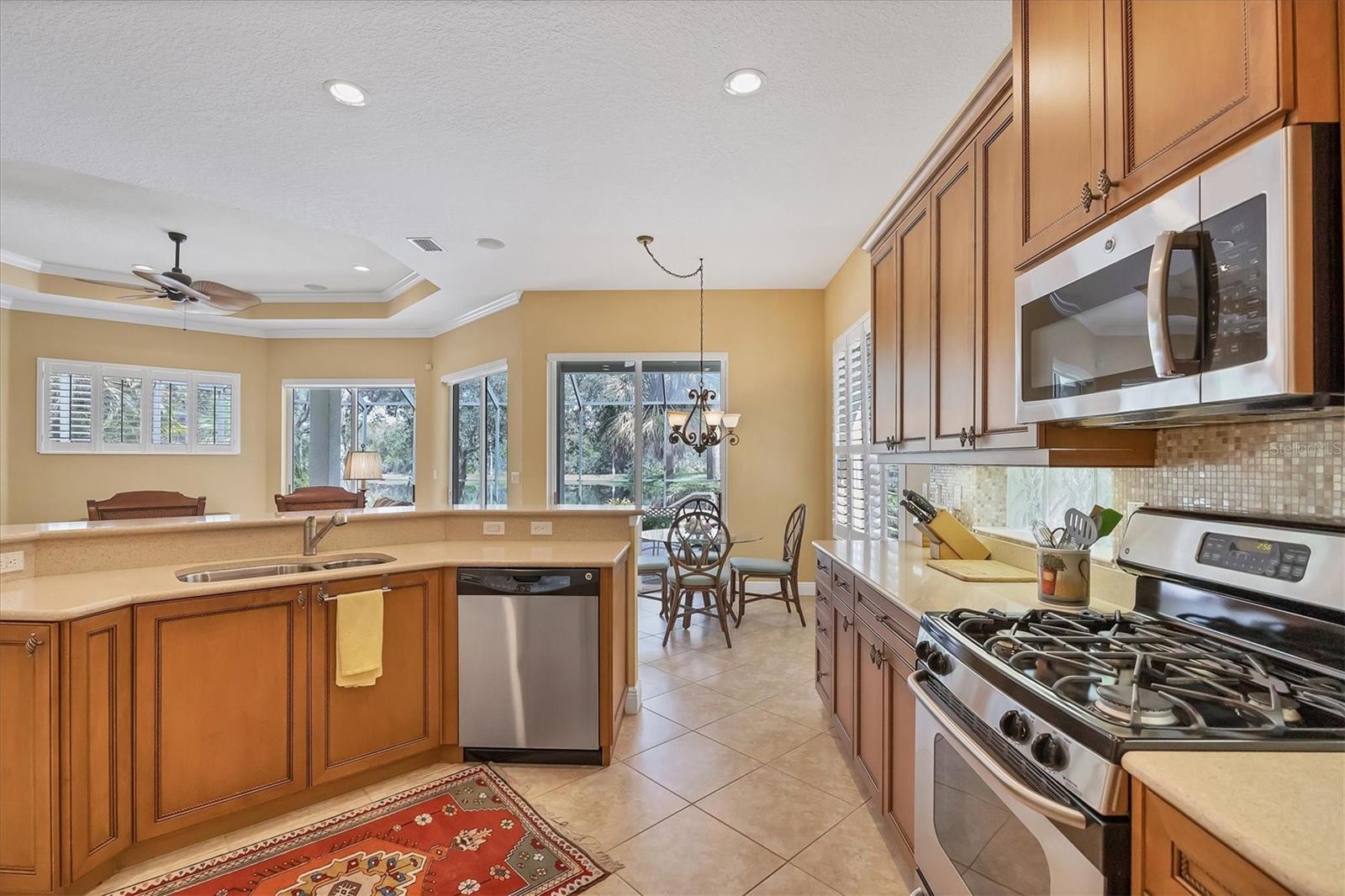 LAKEWOOD RANCH COUNTRY CLUB VILLAGE EE 2A-2E - Residential Lease