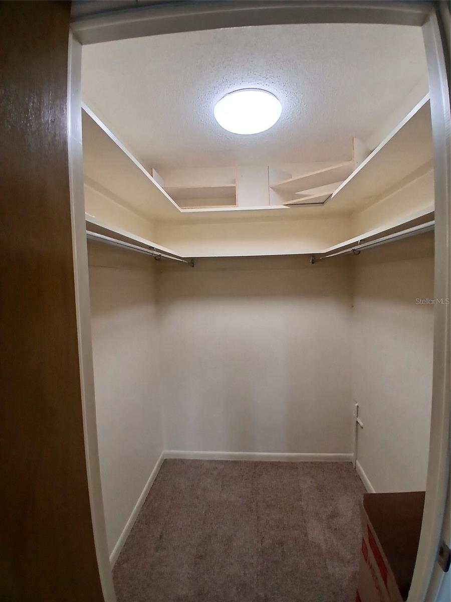 PARKWOOD CONDO - Residential