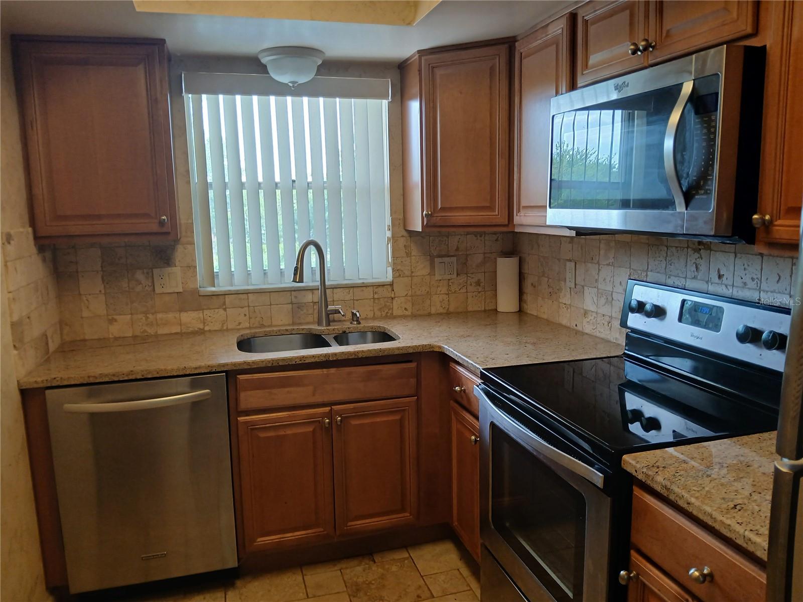 PARKWOOD CONDO - Residential