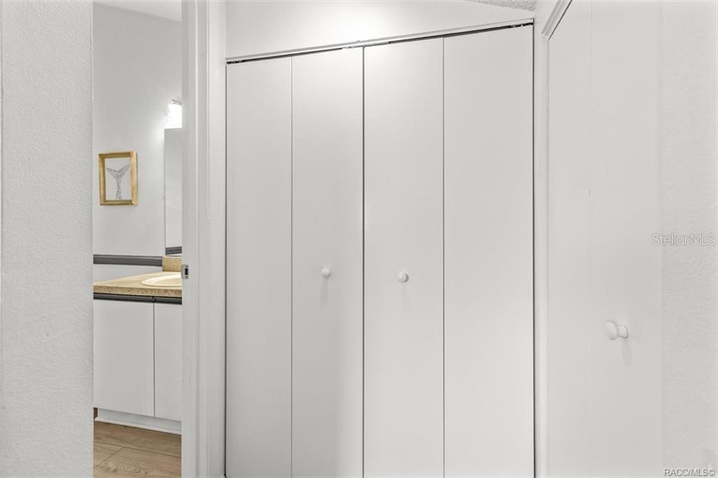 LANDINGS WITHLACOOCHEE OR 1272/1072 - Residential