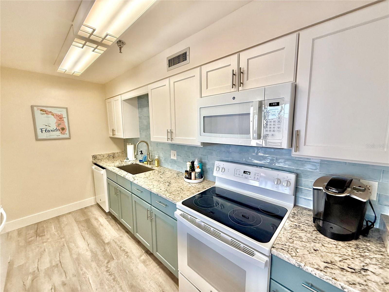 ALIKI GOLD COAST CONDO 01 - Residential