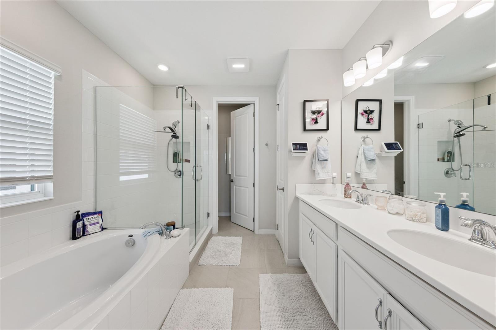 LANDINGS AT HAWKS CREST - Residential