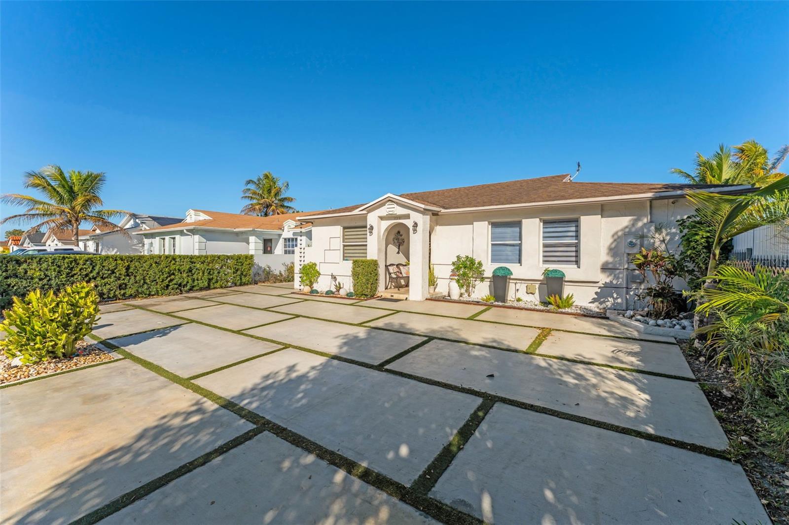 COLONIAL PINES - Residential