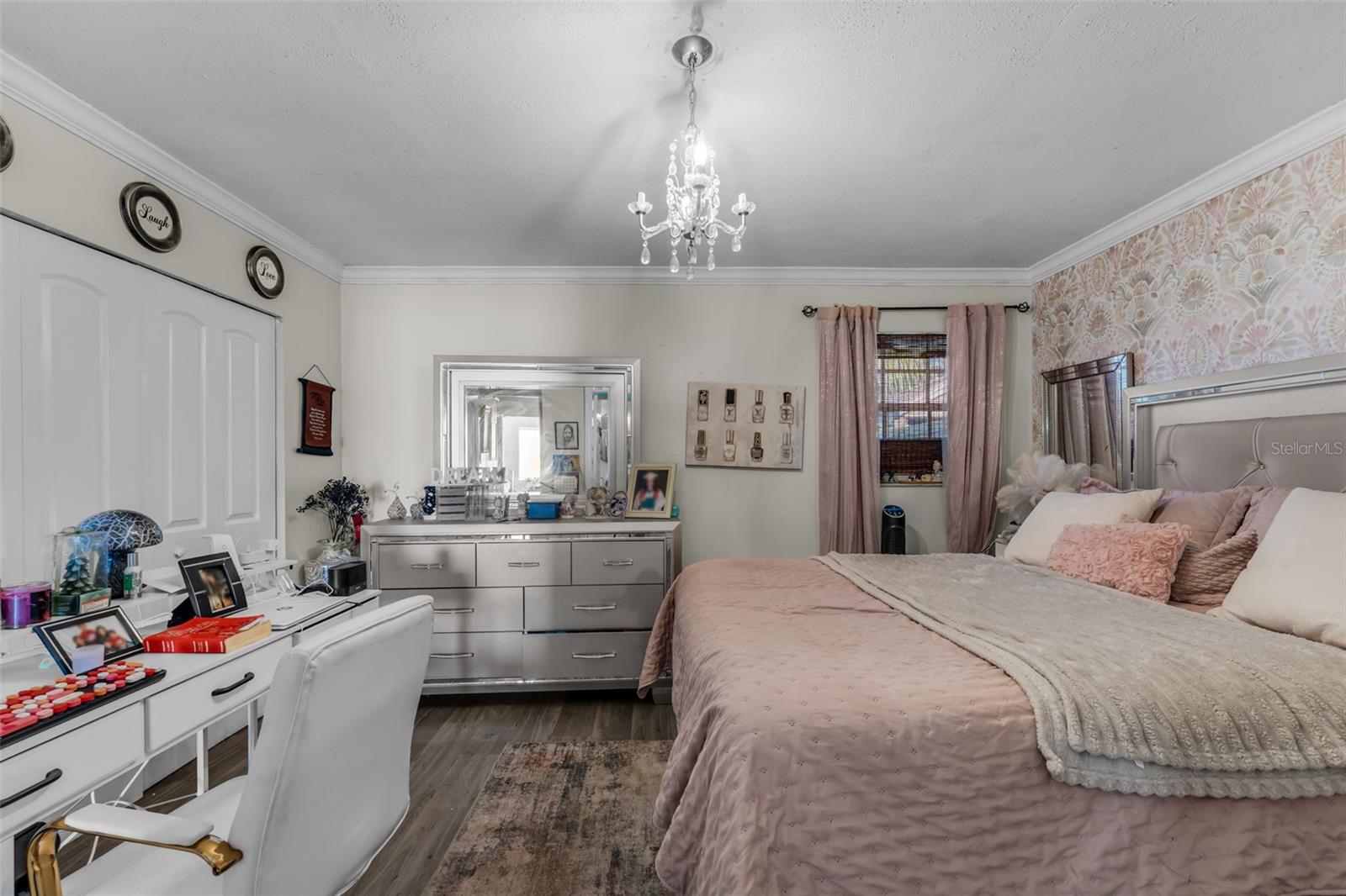 COLONIAL PINES - Residential