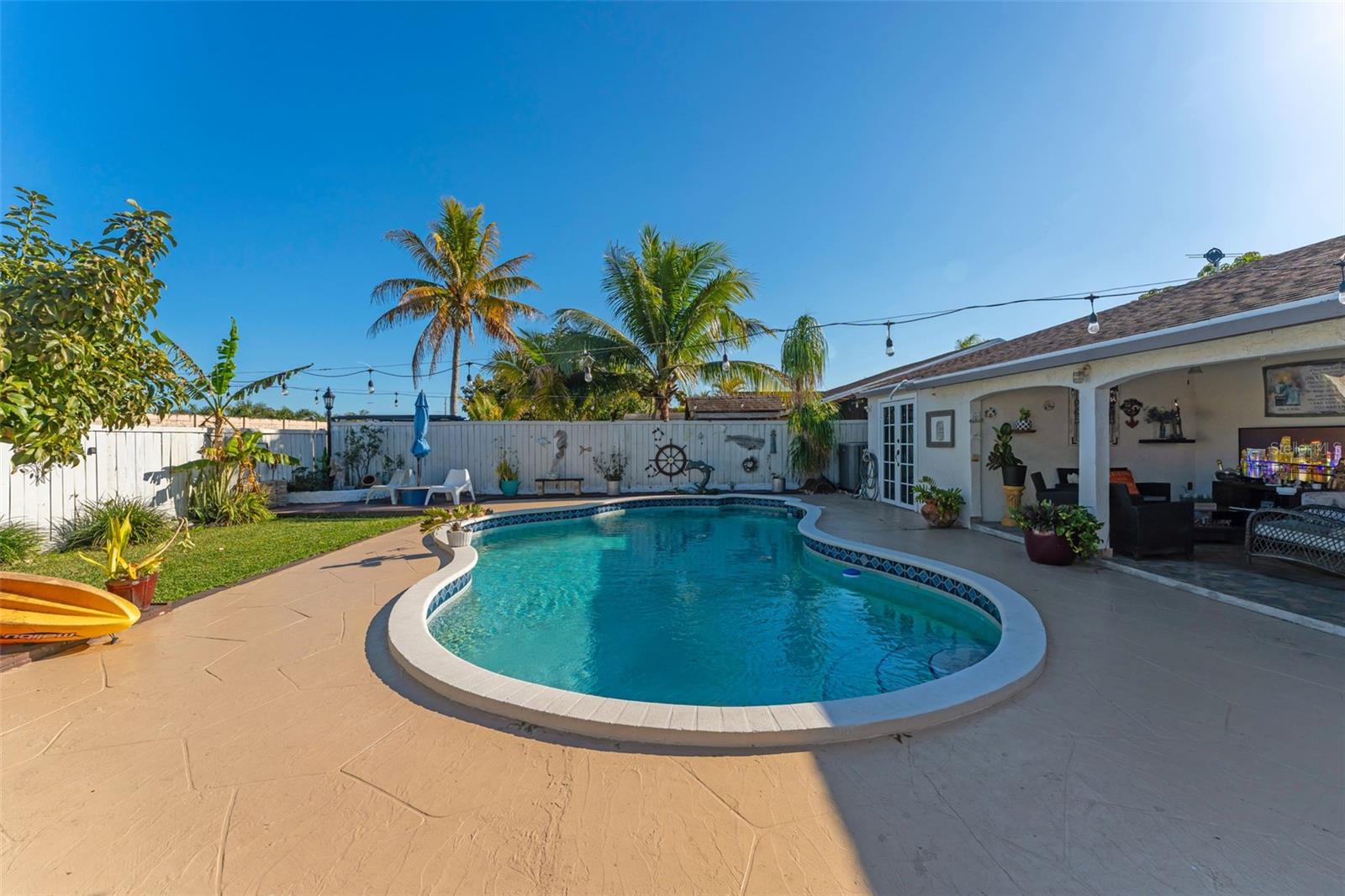 COLONIAL PINES - Residential