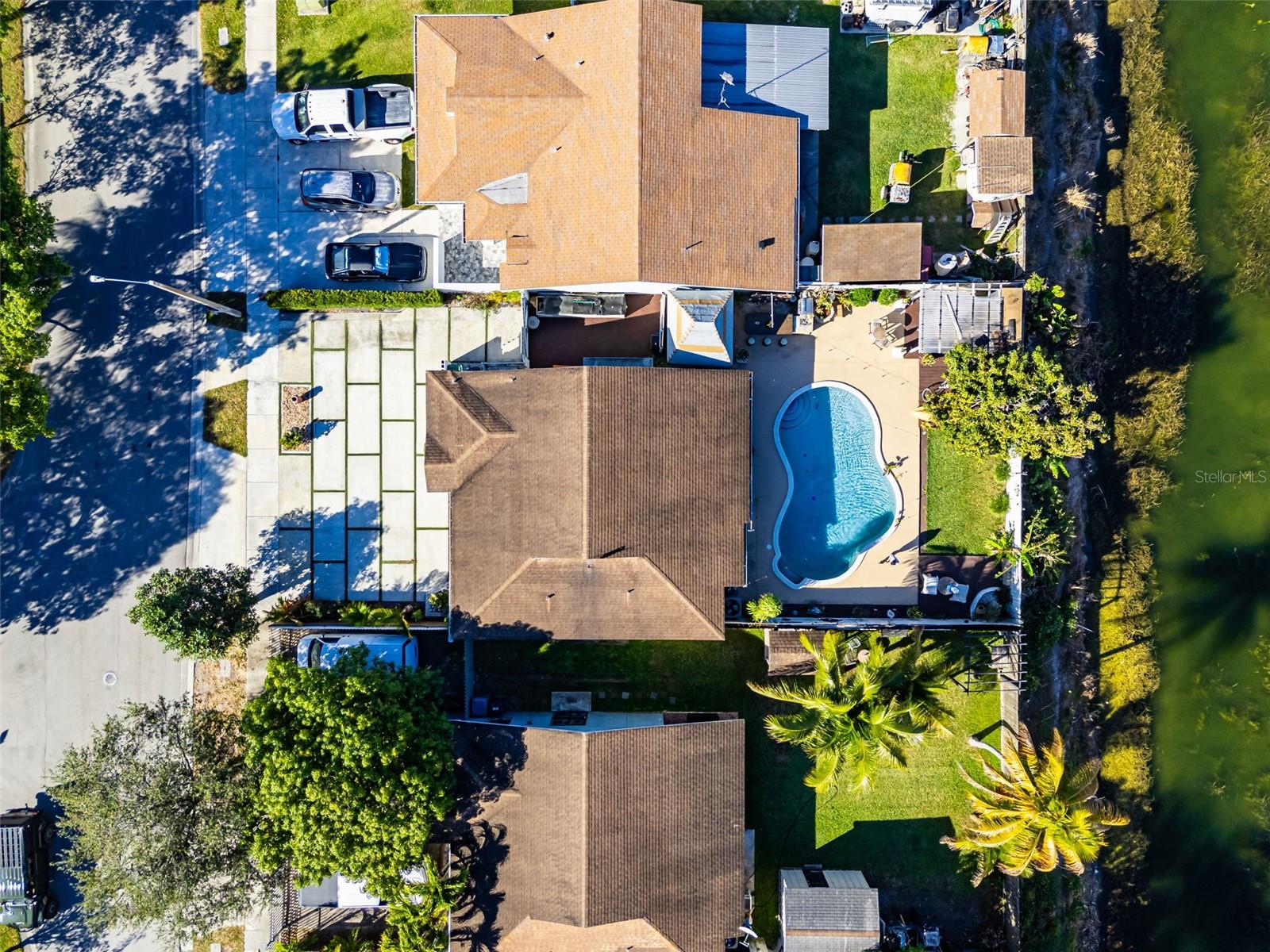 COLONIAL PINES - Residential