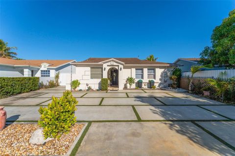 Photo of 17231 SW 115th Avenue, Miami, FL 33157 (MLS # TB8479668)