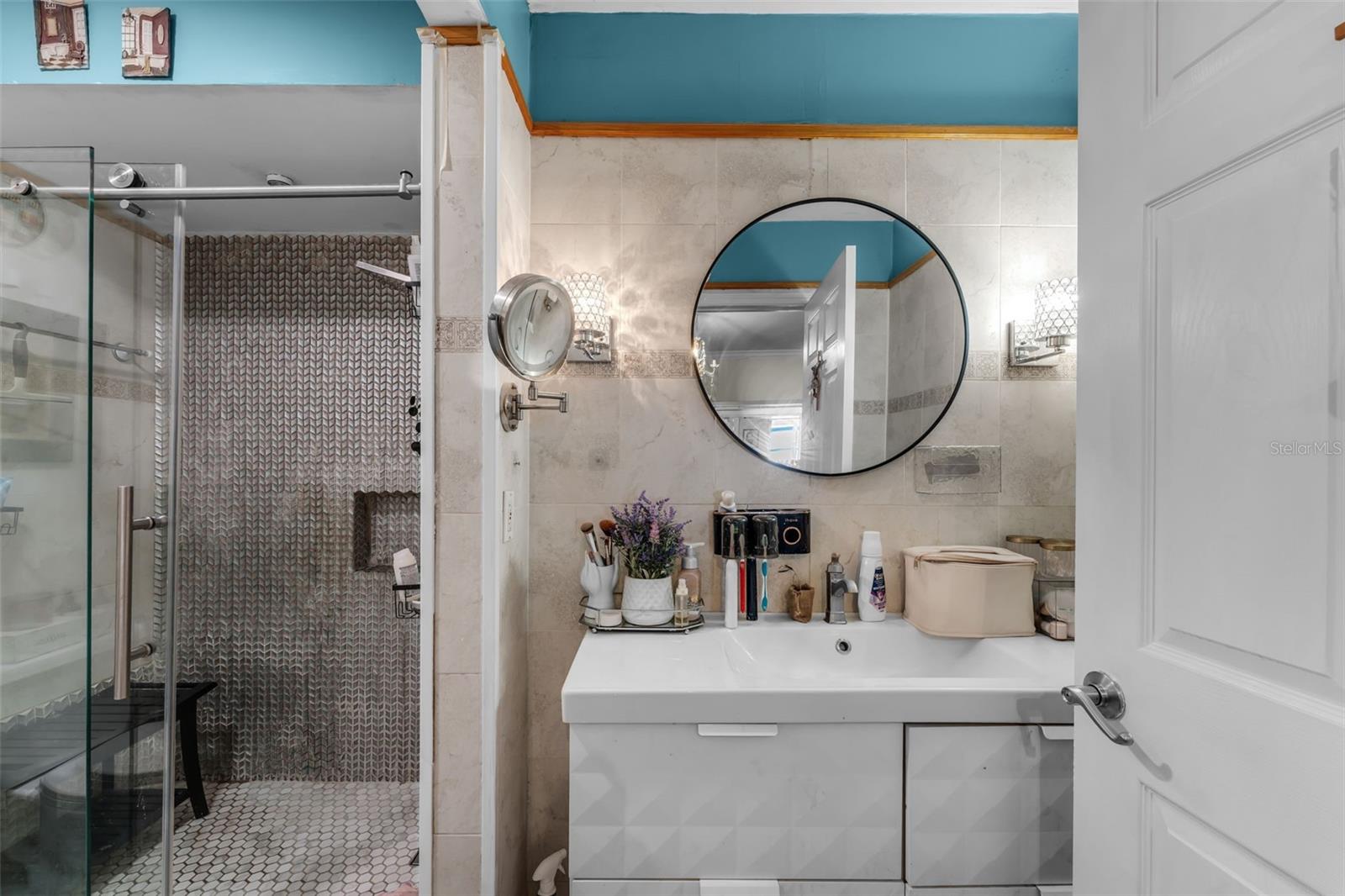 COLONIAL PINES - Residential