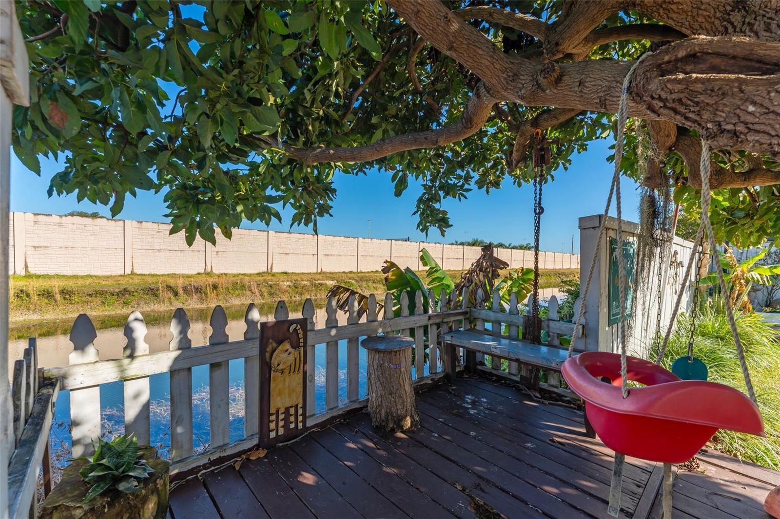 COLONIAL PINES - Residential