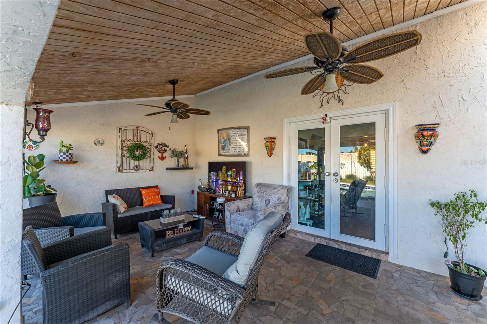 COLONIAL PINES - Residential