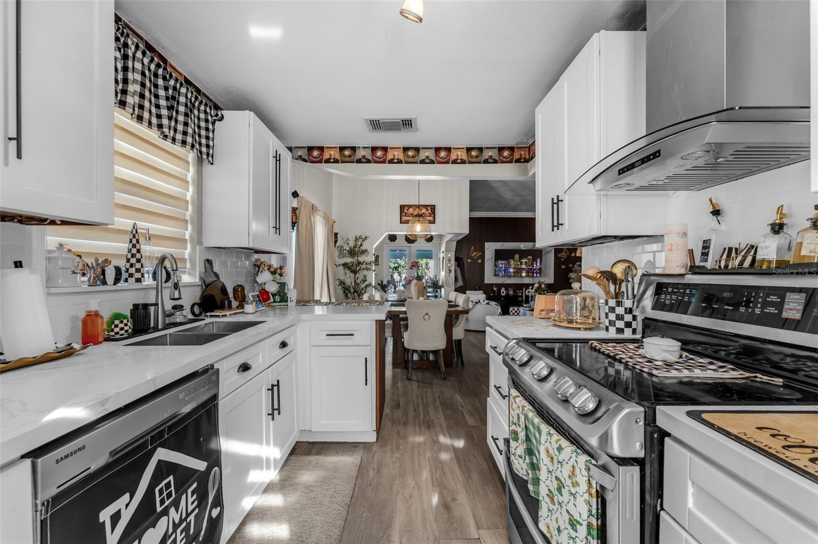 COLONIAL PINES - Residential