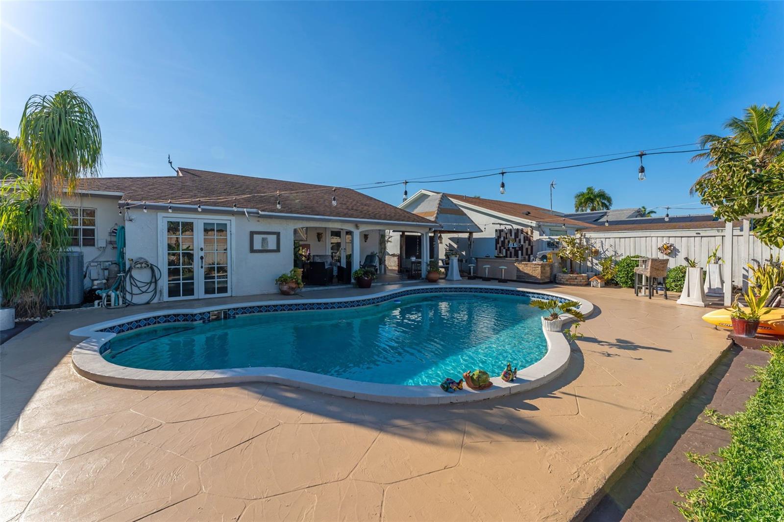 COLONIAL PINES - Residential