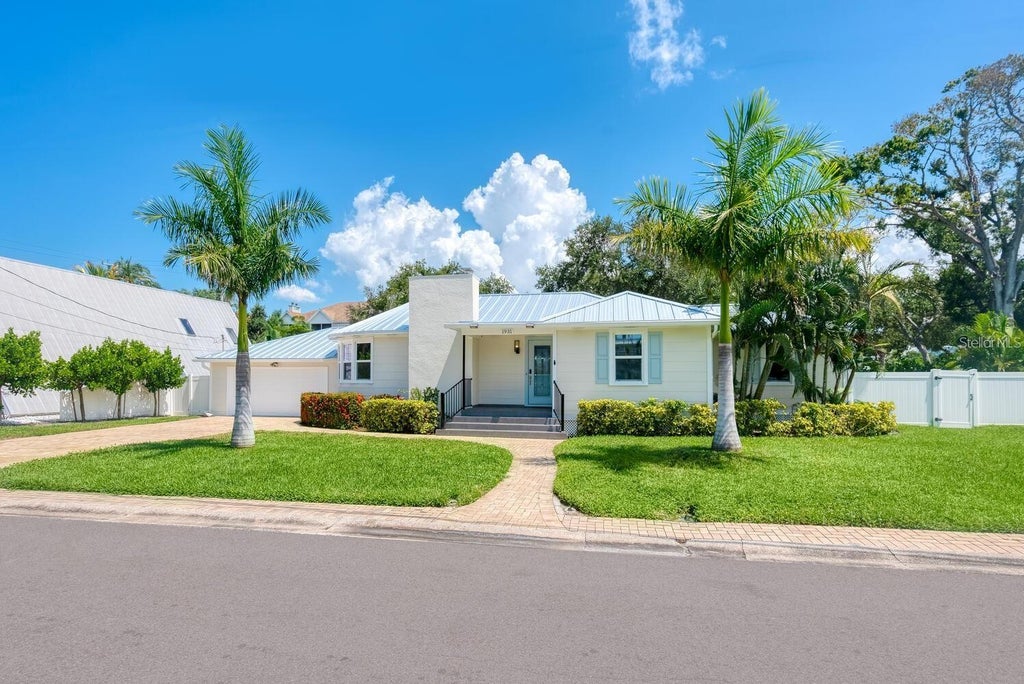 Photo of 1931 High Point Circle, Sarasota, FL 34236 (MLS # A4711395)