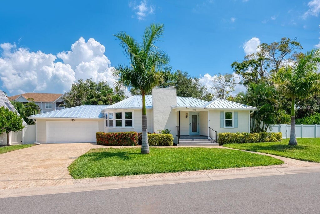 Photo of 1931 High Point Circle, Sarasota, FL 34236 (MLS # A4711395)