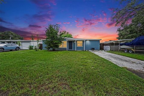 A home in SEMINOLE