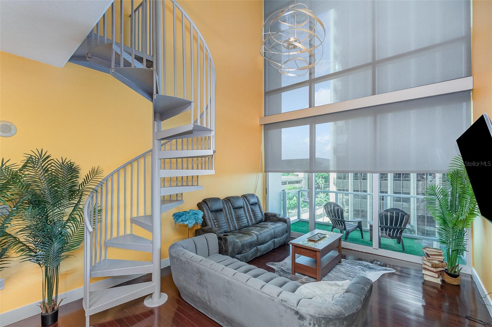 VUE/LK EOLA - Residential Lease