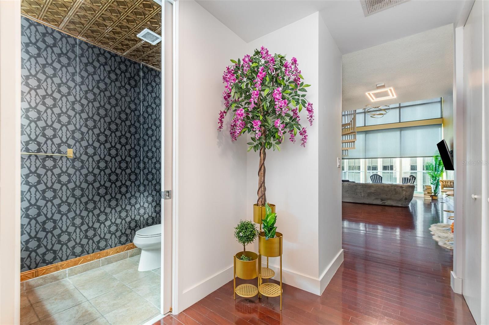 VUE/LK EOLA - Residential Lease