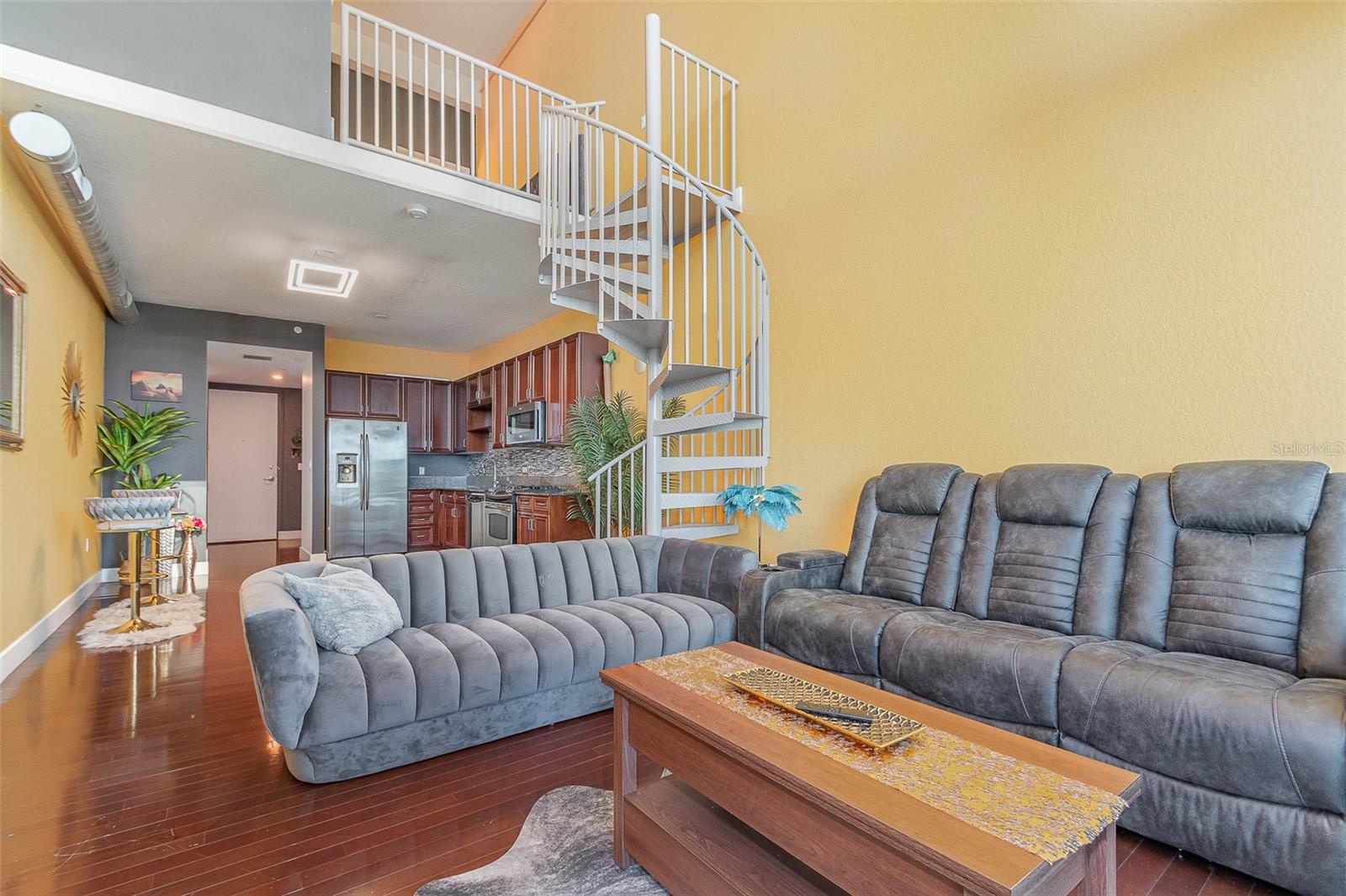 VUE/LK EOLA - Residential Lease