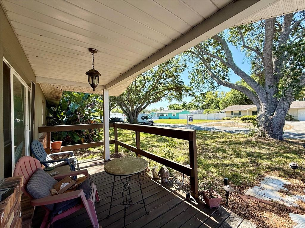 Photo of 720 15th Avenue SW, Largo, FL 33770 (MLS # TB8500304)
