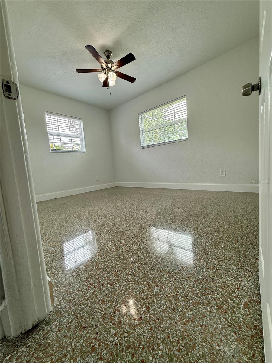 PARADISE PARK MANOR - Residential