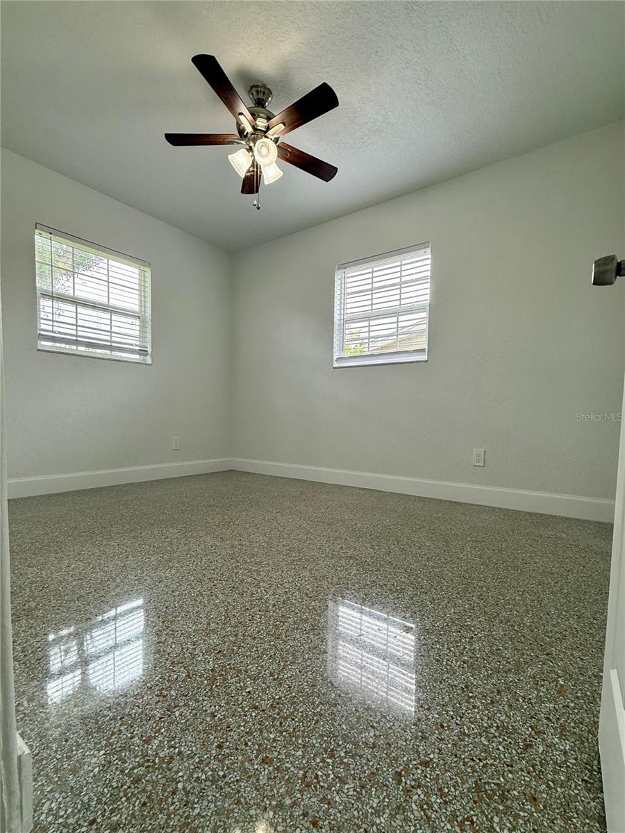 PARADISE PARK MANOR - Residential