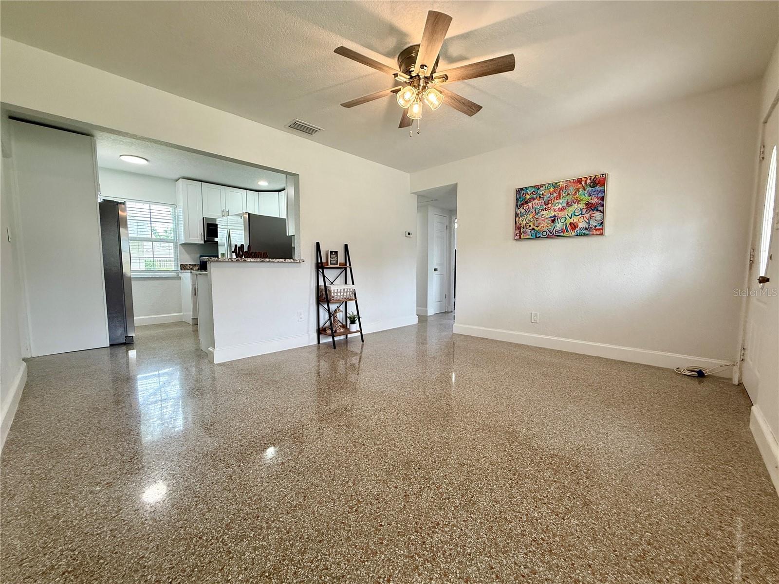 PARADISE PARK MANOR - Residential