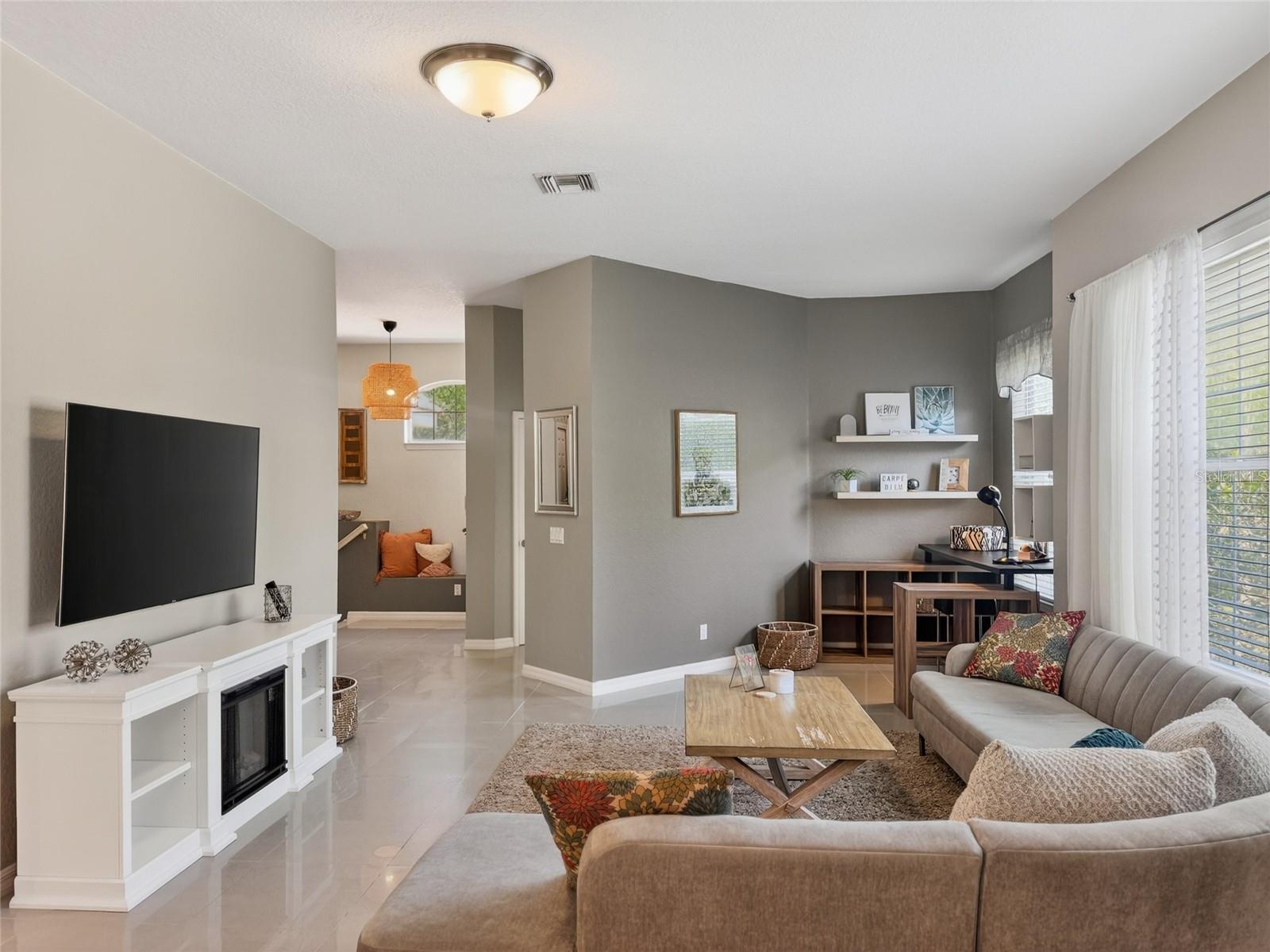 PHILLIPS BAY CONDO PH 02 OR 5723/2465 - Residential