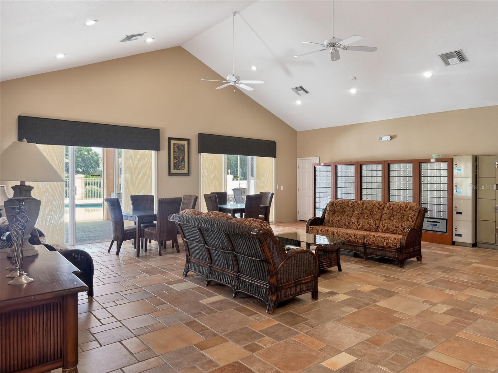 PHILLIPS BAY CONDO PH 02 OR 5723/2465 - Residential