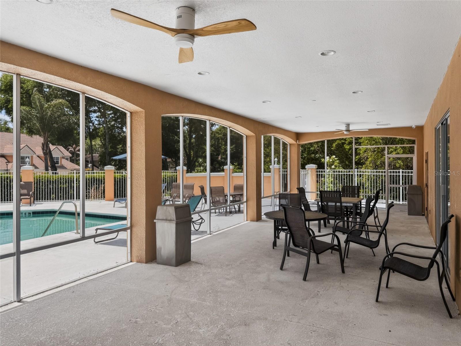 PHILLIPS BAY CONDO PH 02 OR 5723/2465 - Residential