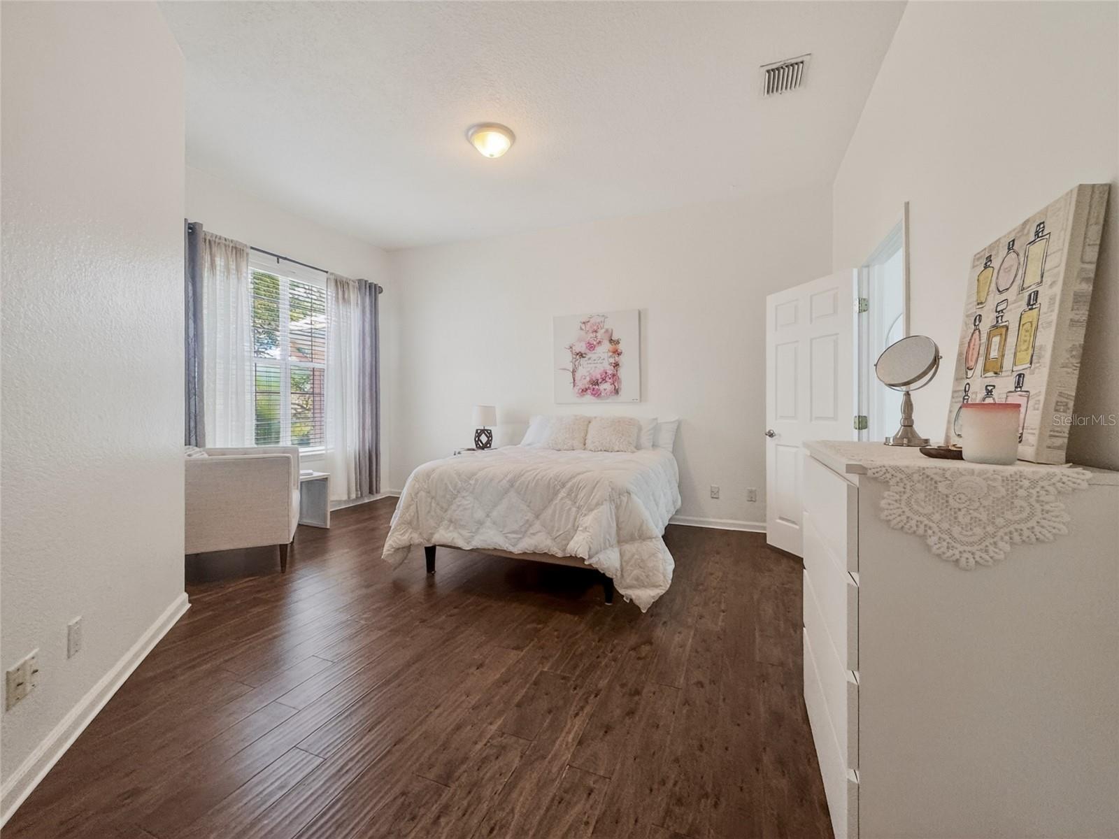 PHILLIPS BAY CONDO PH 02 OR 5723/2465 - Residential