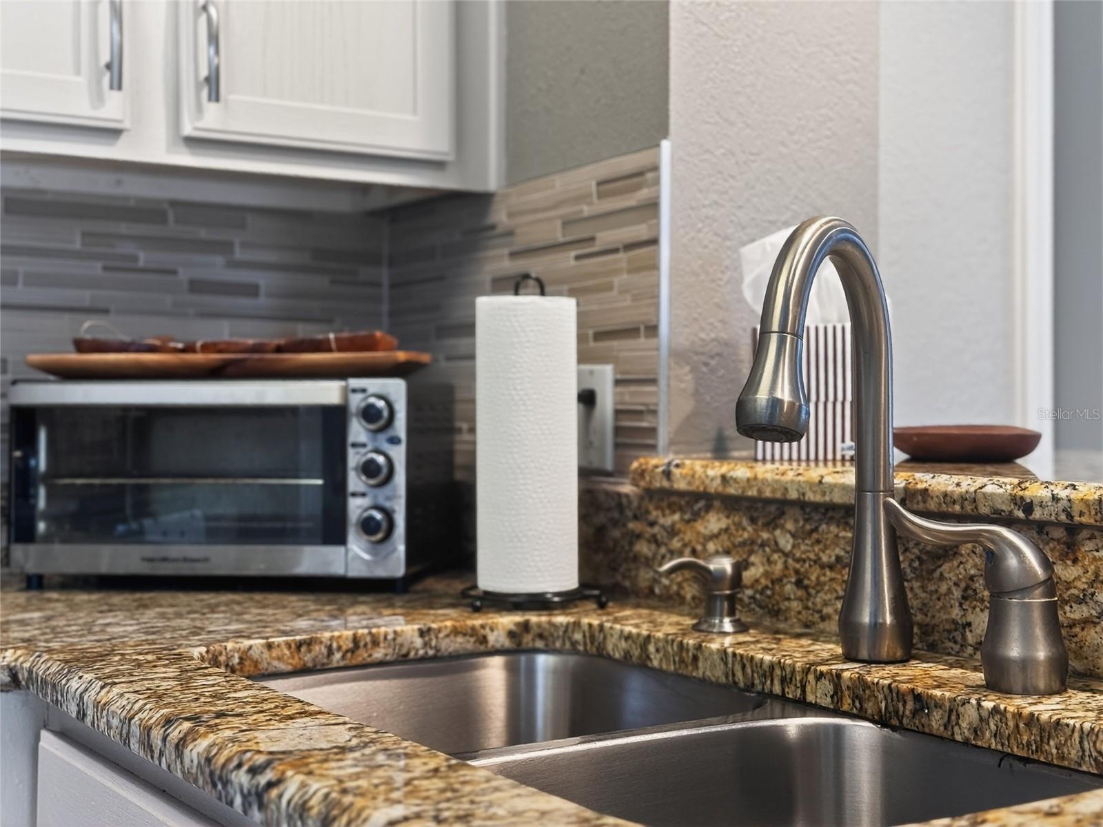 PHILLIPS BAY CONDO PH 02 OR 5723/2465 - Residential