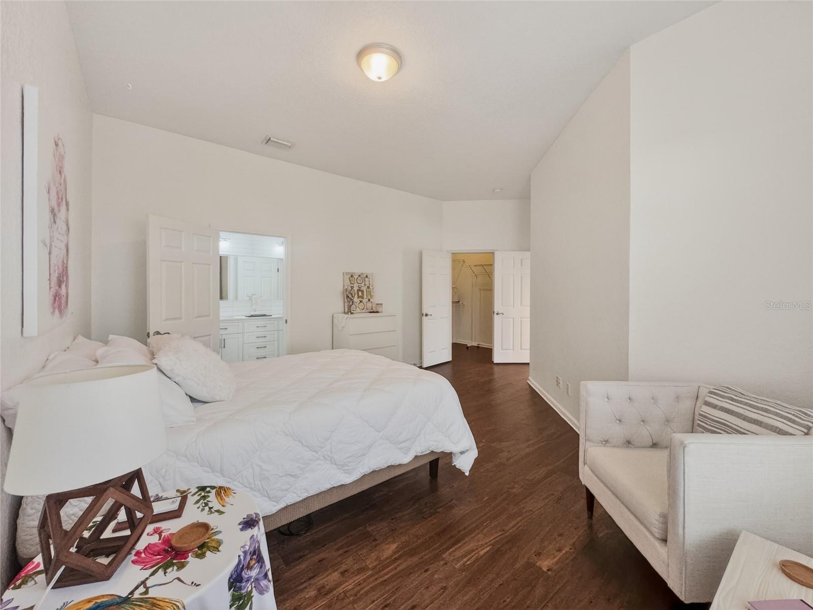 PHILLIPS BAY CONDO PH 02 OR 5723/2465 - Residential