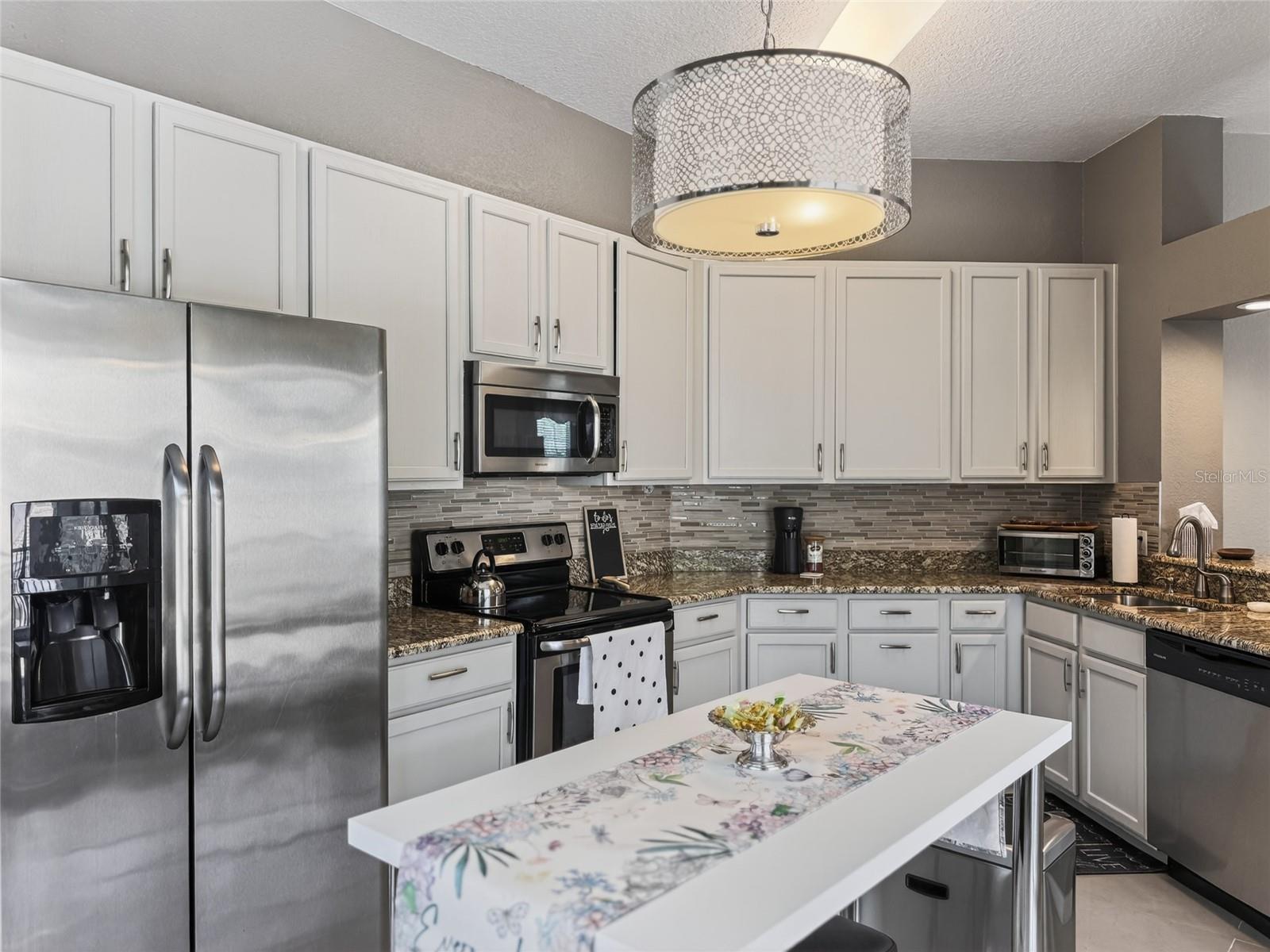 PHILLIPS BAY CONDO PH 02 OR 5723/2465 - Residential