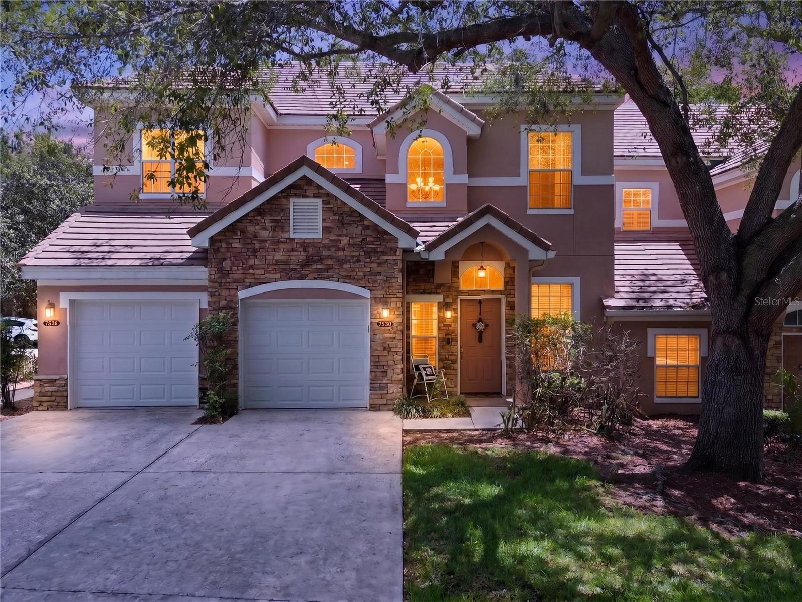 PHILLIPS BAY CONDO PH 02 OR 5723/2465 - Residential