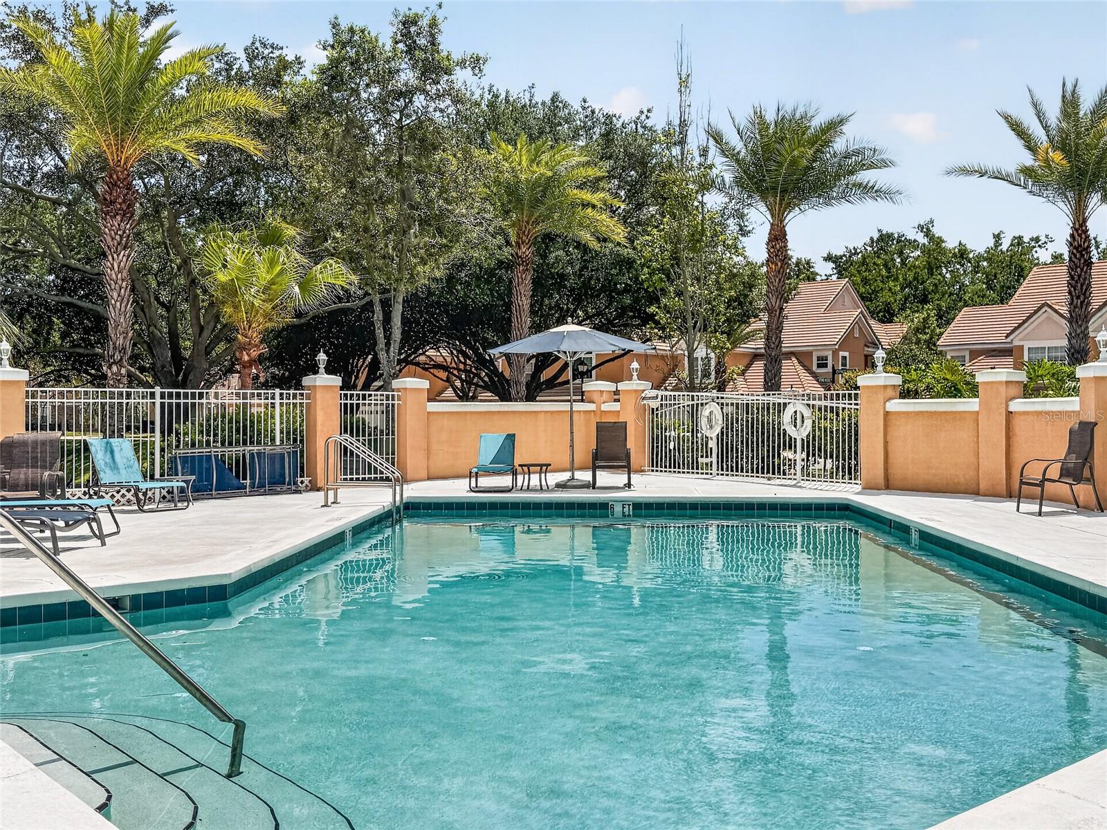 PHILLIPS BAY CONDO PH 02 OR 5723/2465 - Residential