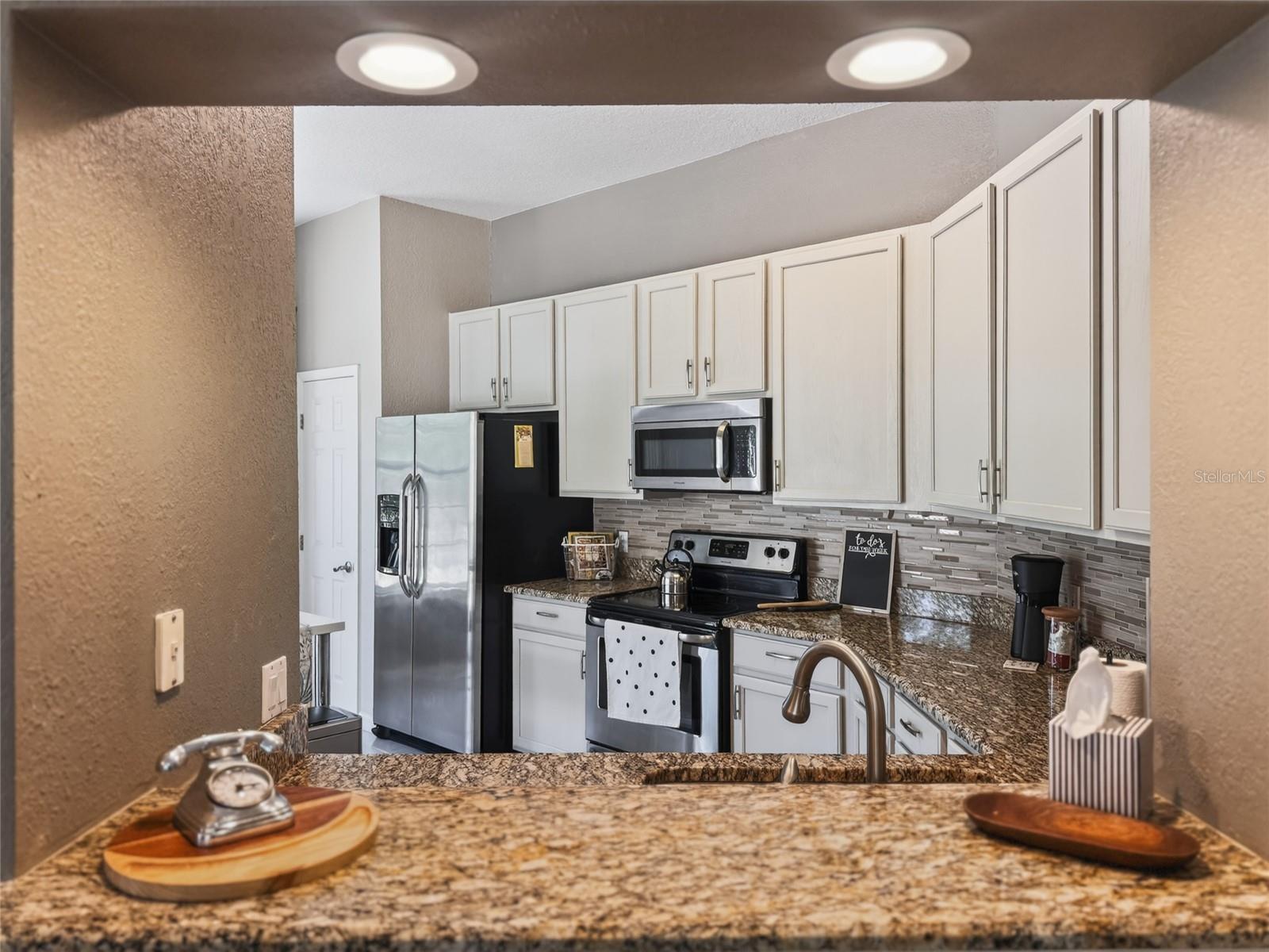 PHILLIPS BAY CONDO PH 02 OR 5723/2465 - Residential