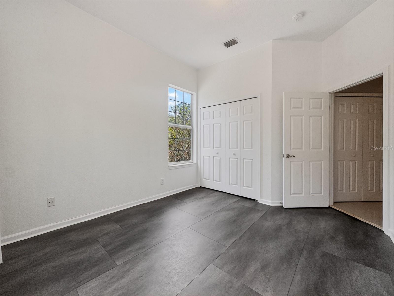 PHILLIPS BAY CONDO PH 02 OR 5723/2465 - Residential