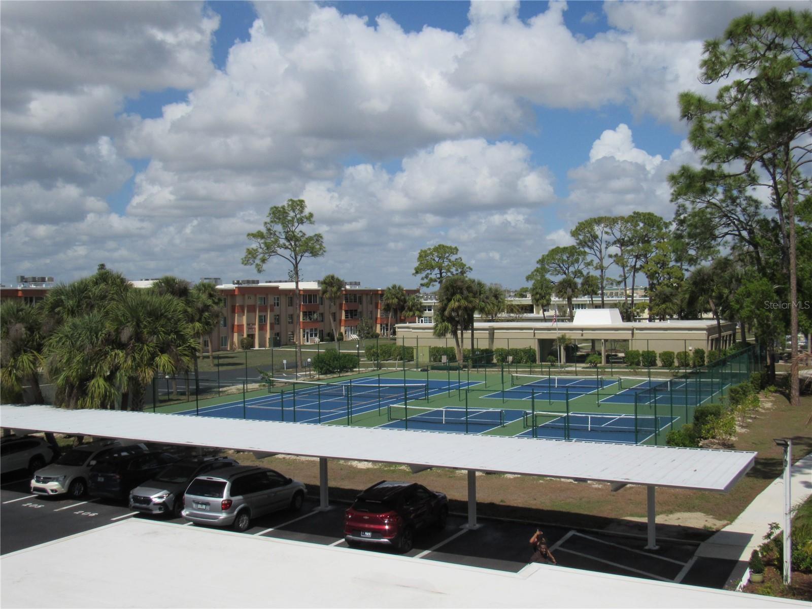 CAMBRIDGE HOUSE - Residential