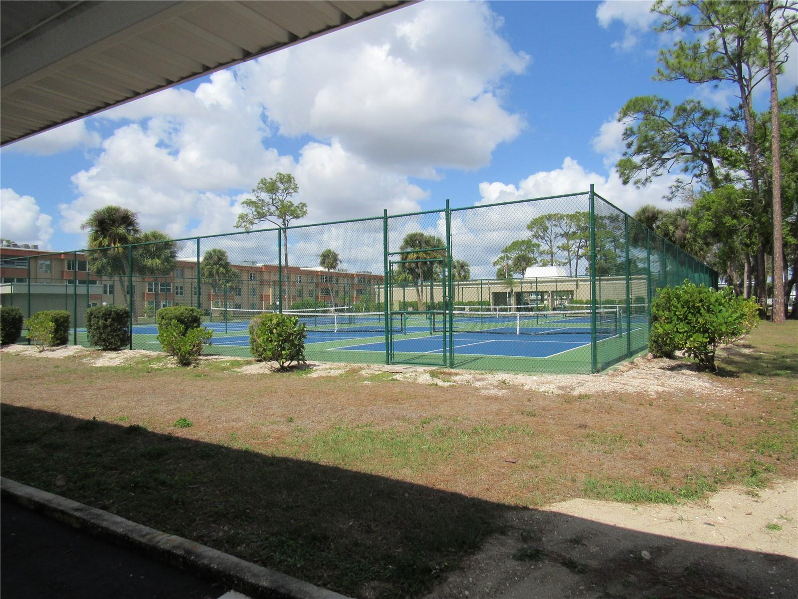 CAMBRIDGE HOUSE - Residential