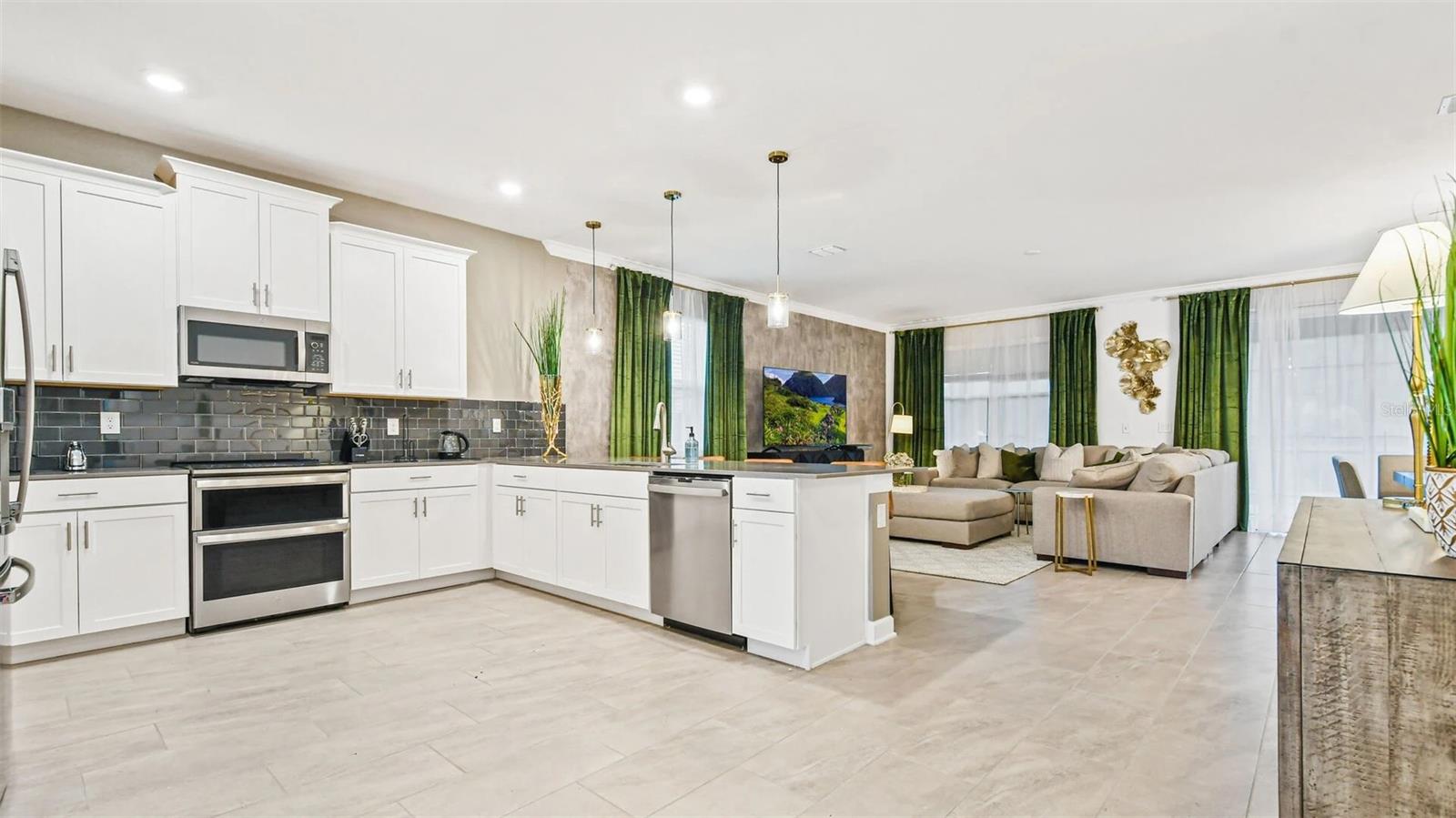 COVE AT STOREY LAKE 4 - Residential