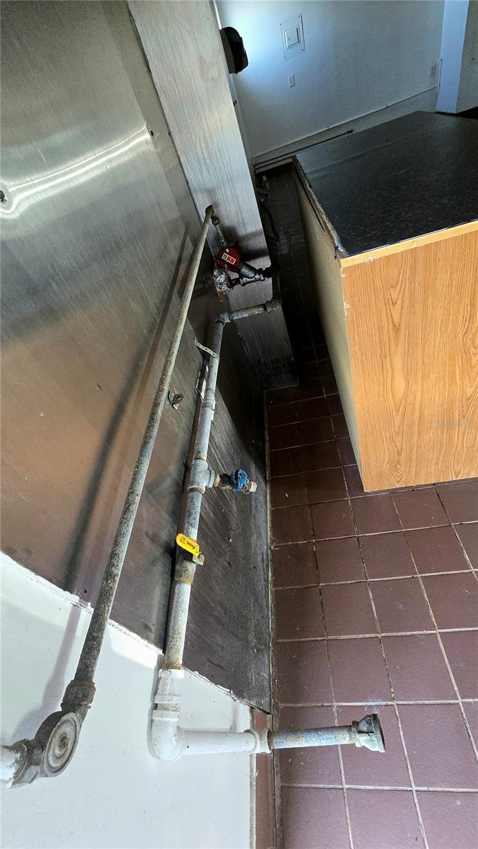 VENICE EDGEWOOD SEC OF - Commercial Lease