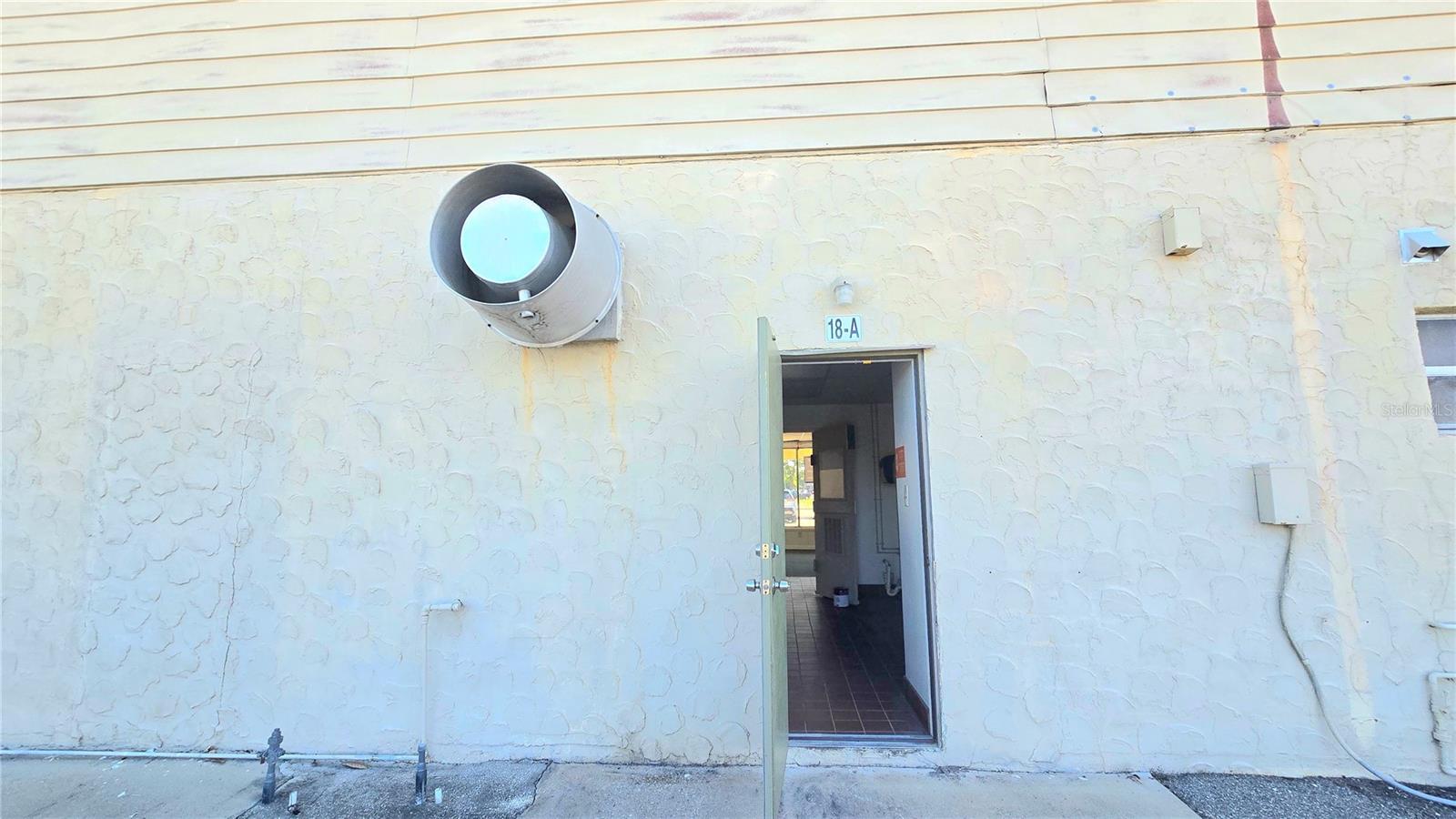 VENICE EDGEWOOD SEC OF - Commercial Lease