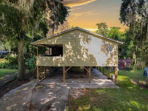 Photo of 853 Cr 484, Lake Panasoffkee, FL 33538 (MLS # G5106286)