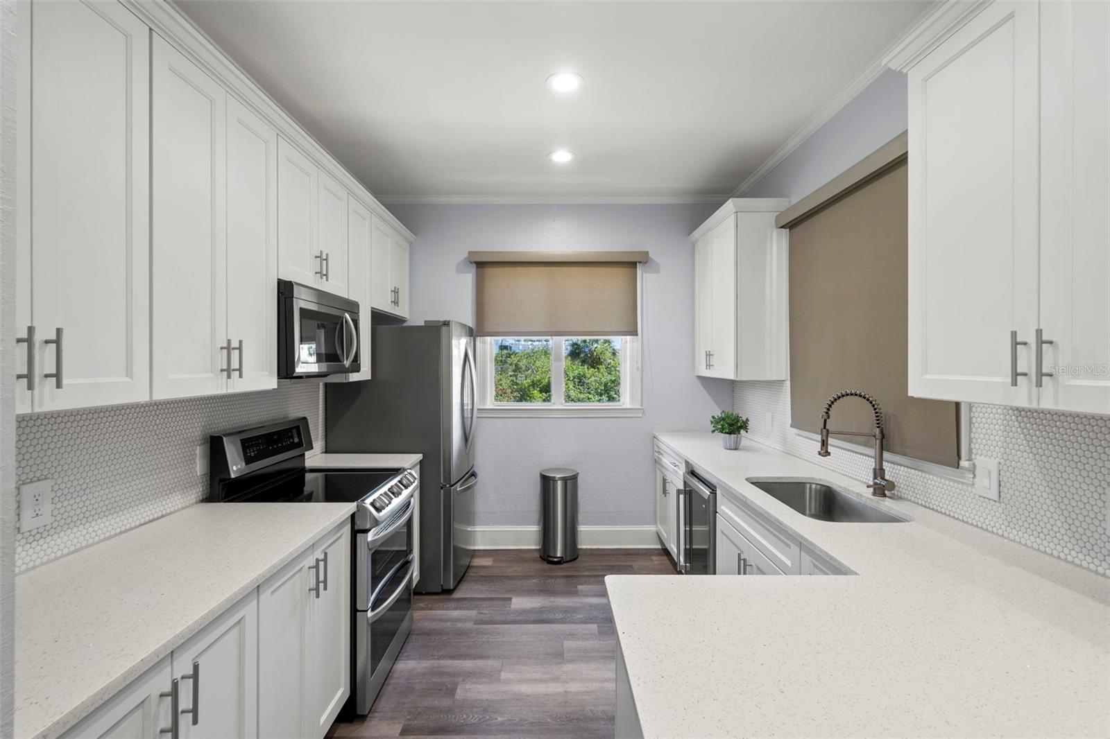 CULBREATH KEY BAYSIDE CONDOMIN - Residential