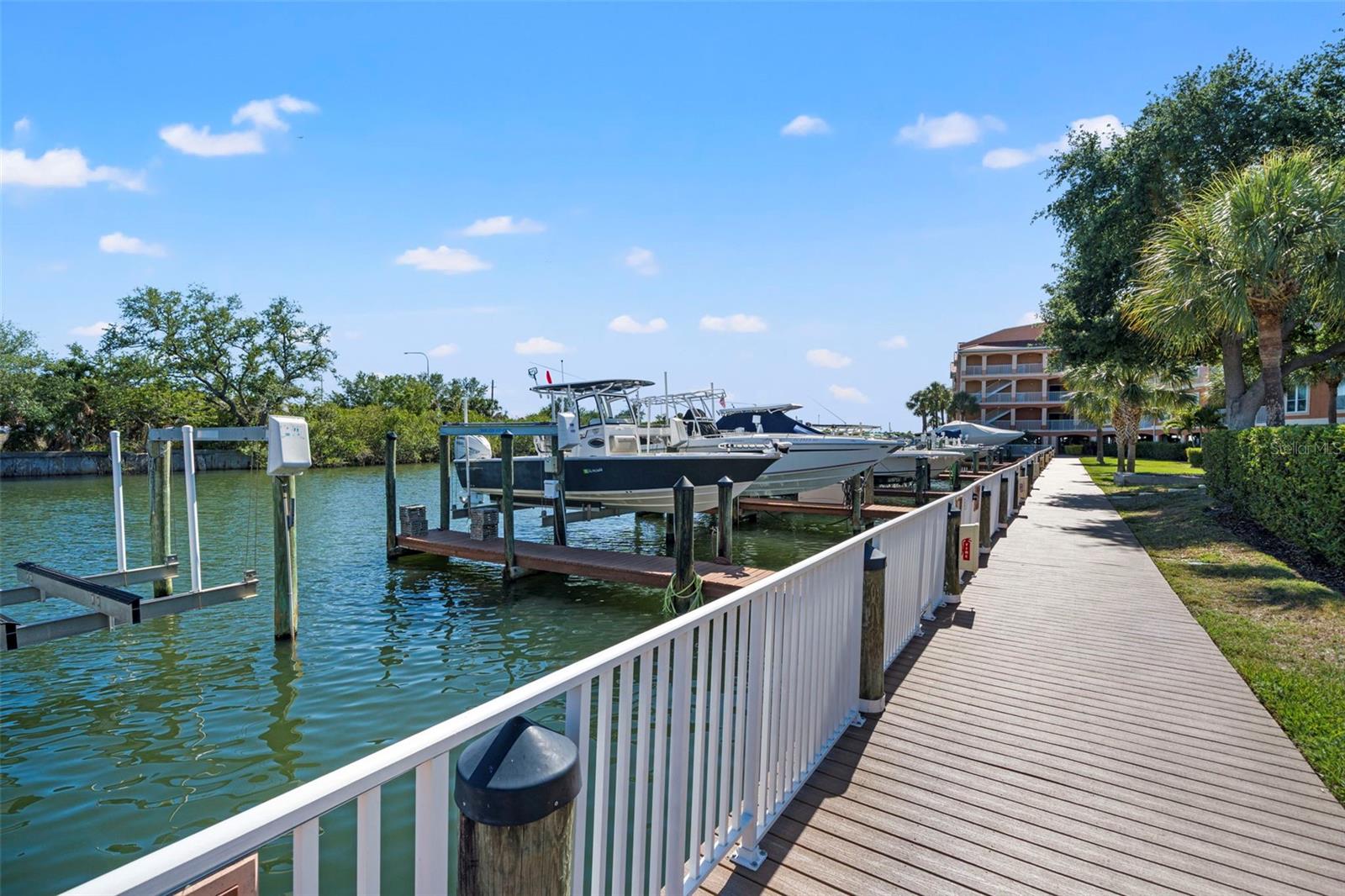 CULBREATH KEY BAYSIDE CONDOMIN - Residential
