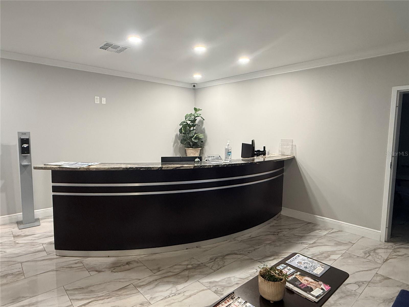 CENTRAL PARK - Commercial Sale